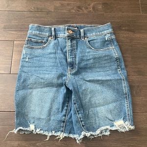Express Bermuda Jean shorts high rise size 6